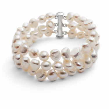 Triple strand white pearl bracelet