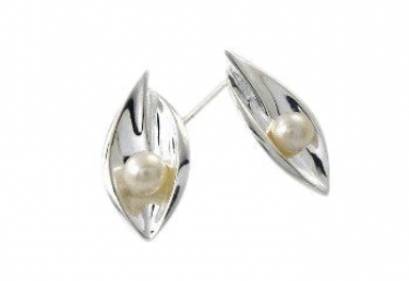 Sterling silver & Pearl Earrings