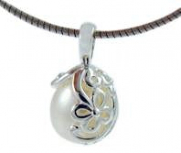 Sterling Silver & Freshwater Pearl Pendant